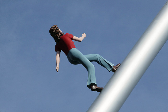 Woman Walking to the Sky de Jonathan Borofsky (1994)