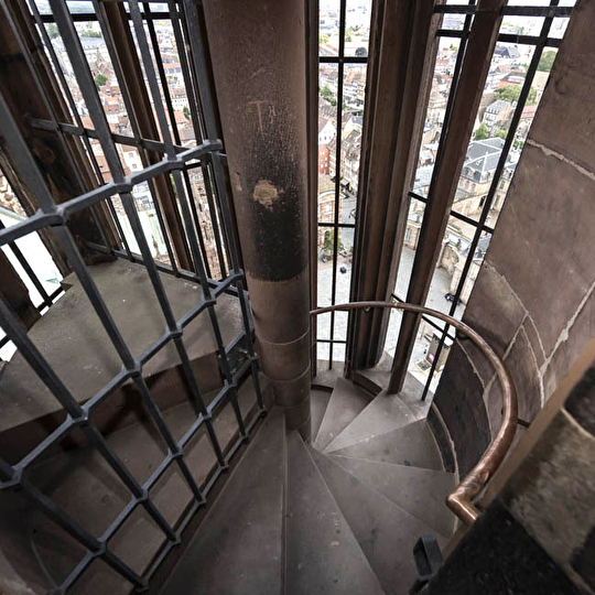 Ascension vers la plateforme de la cathédrale
