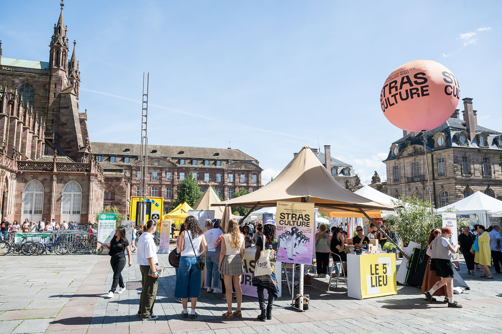 Strasculture 2026 : le stand d'accueil place du château